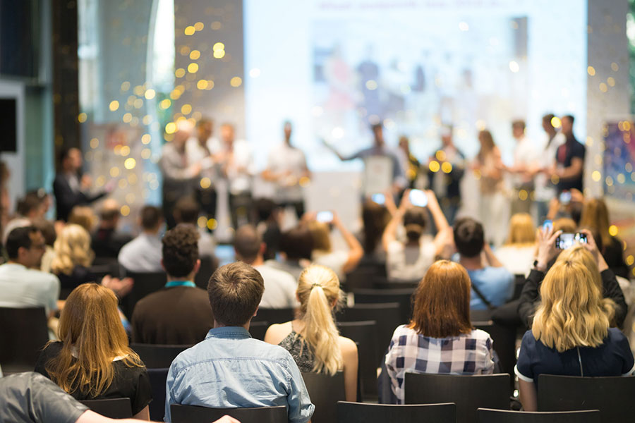 6 Great Tips for Hosting a Successful Award Ceremony