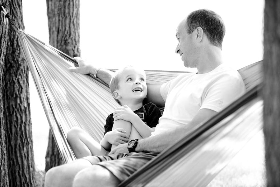 Best Dad Award: 9 Personalized Presents for Father's Day