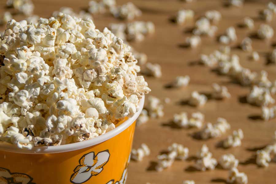 How to Throw the Ultimate Oscar Night With All Your Friends