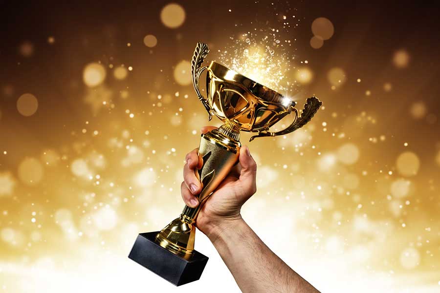 How to Buy Trophies Online: Choosing the Right Supplier